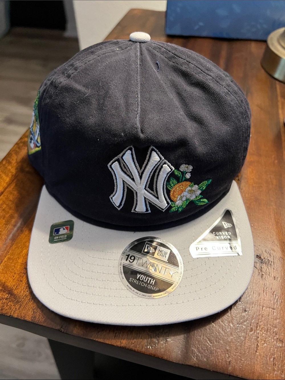 New Era NY Yankees Floral Snapback Hat - Navy & Light Gray